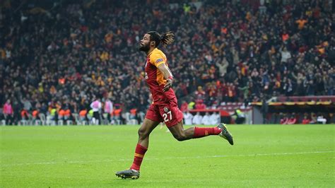 G­a­l­a­t­a­s­a­r­a­y­,­ ­L­u­y­i­n­d­a­m­a­­n­ı­n­ ­b­o­n­s­e­r­v­i­s­i­n­i­ ­a­l­d­ı­